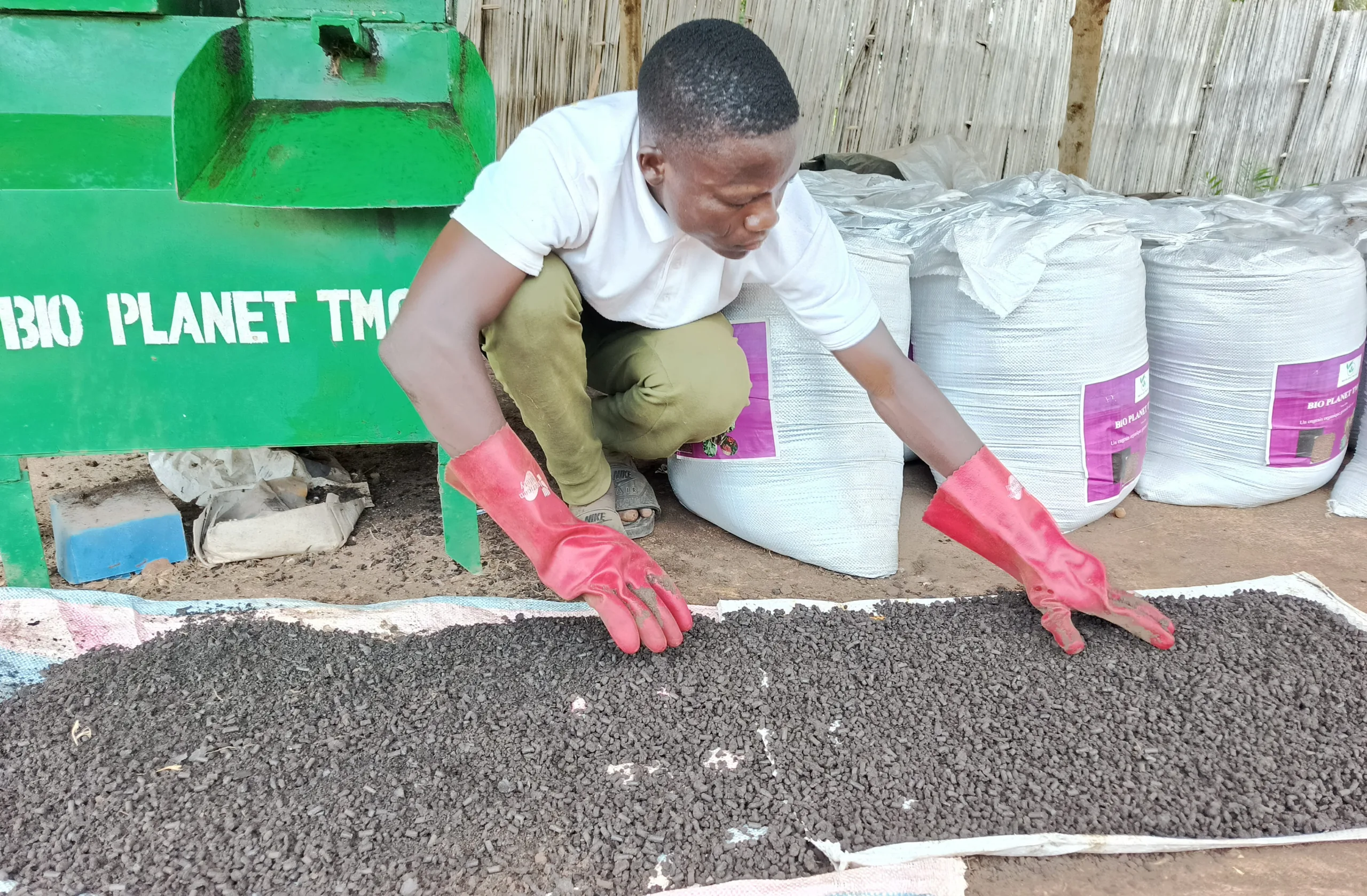 Granulated organic fertilizer